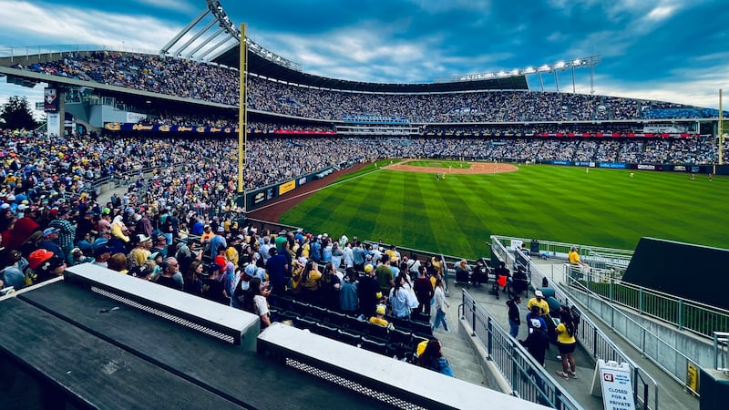 A photo of Kauffman Stadium during a Royals game.