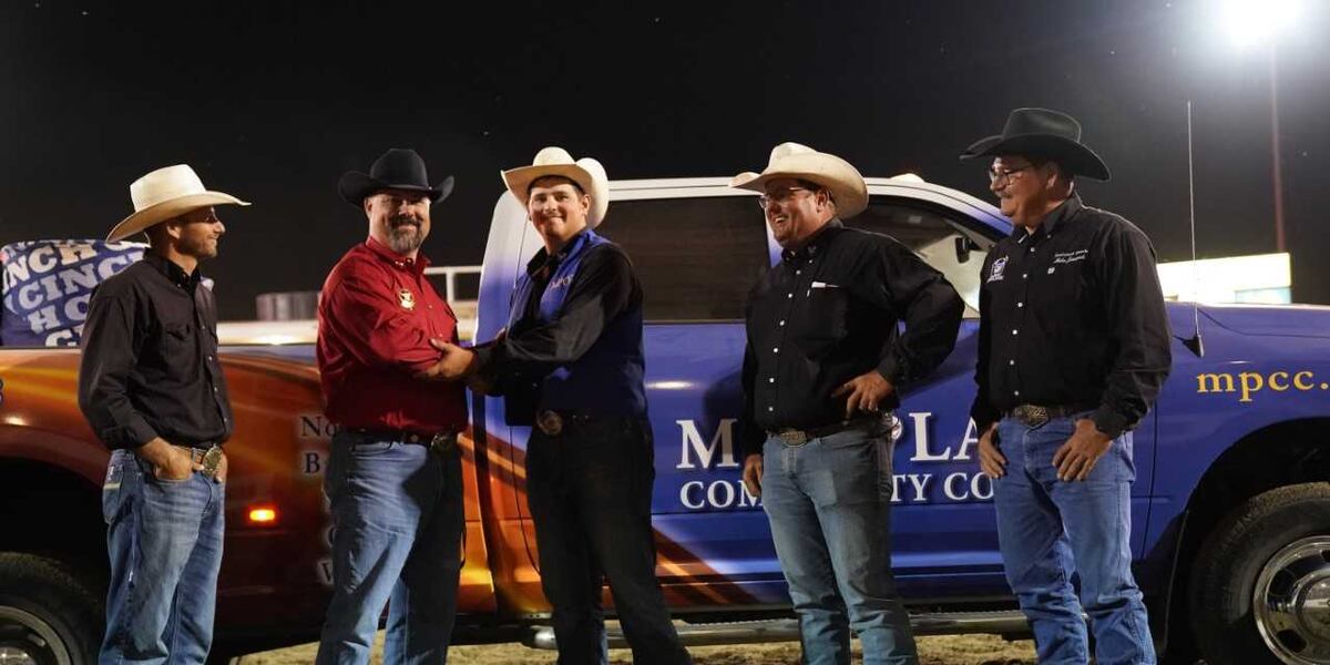 MPCC Rodeo Team member receives scholarship